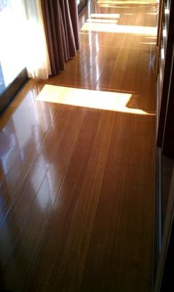 フローリング洗浄ワックス施工後の写真